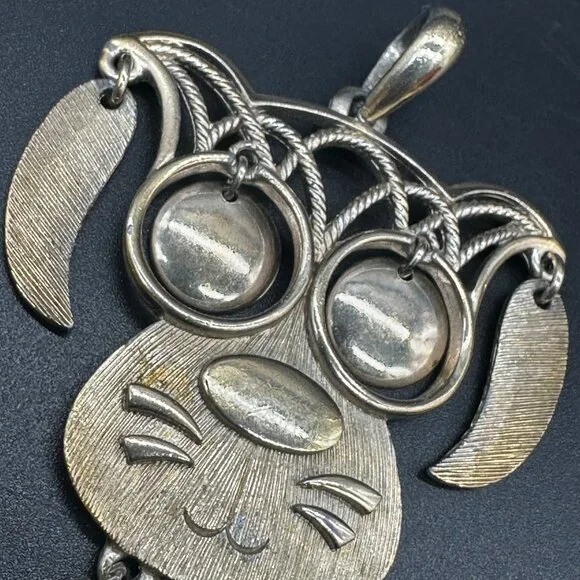 Vintage 1970s Kitsch Dog Pendant Swinging Articulated Movable Jewelry Statement - Picture 4 of 7